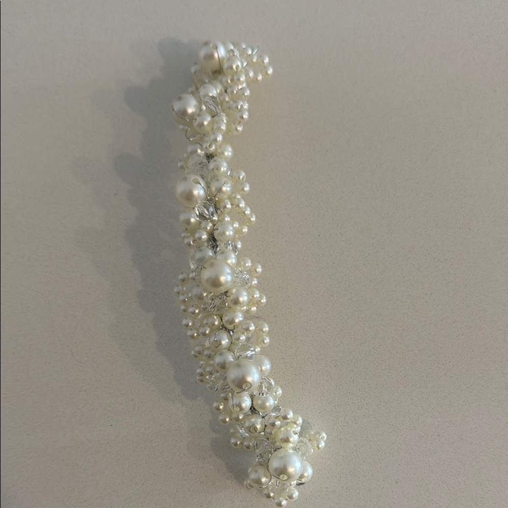 Elegant Pearl Hair Accessory